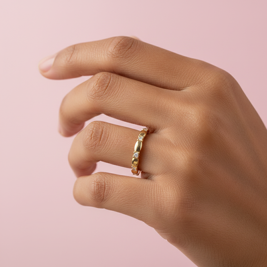 Anello Mini Diamond indossato su mano