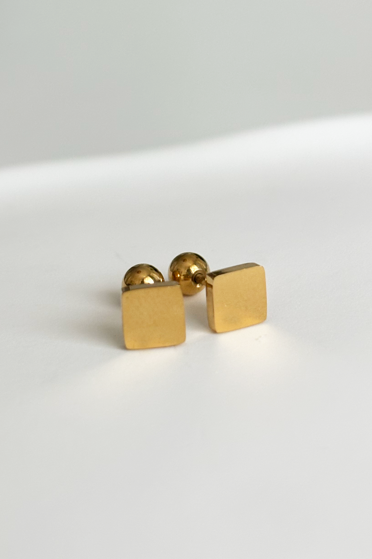 Piercing Square