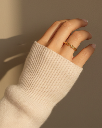 Twisted Ring - Taupe Wall